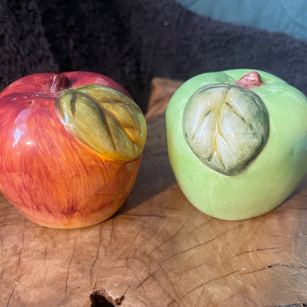 7 Artistic Salt & Pepper Ceramic Shakers